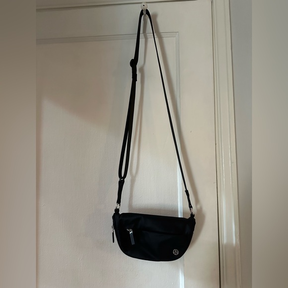 Lululemon All Night Festival Bag *Micro 2L - Picture 2 of 5